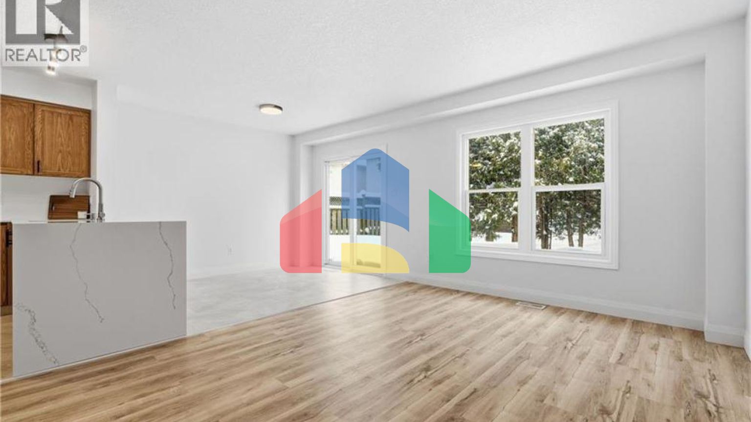 Residential - Single Family Home - Kitchener, Canada - Canada