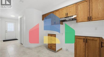 Residential - Single Family Home - Kitchener, Canada - Canada