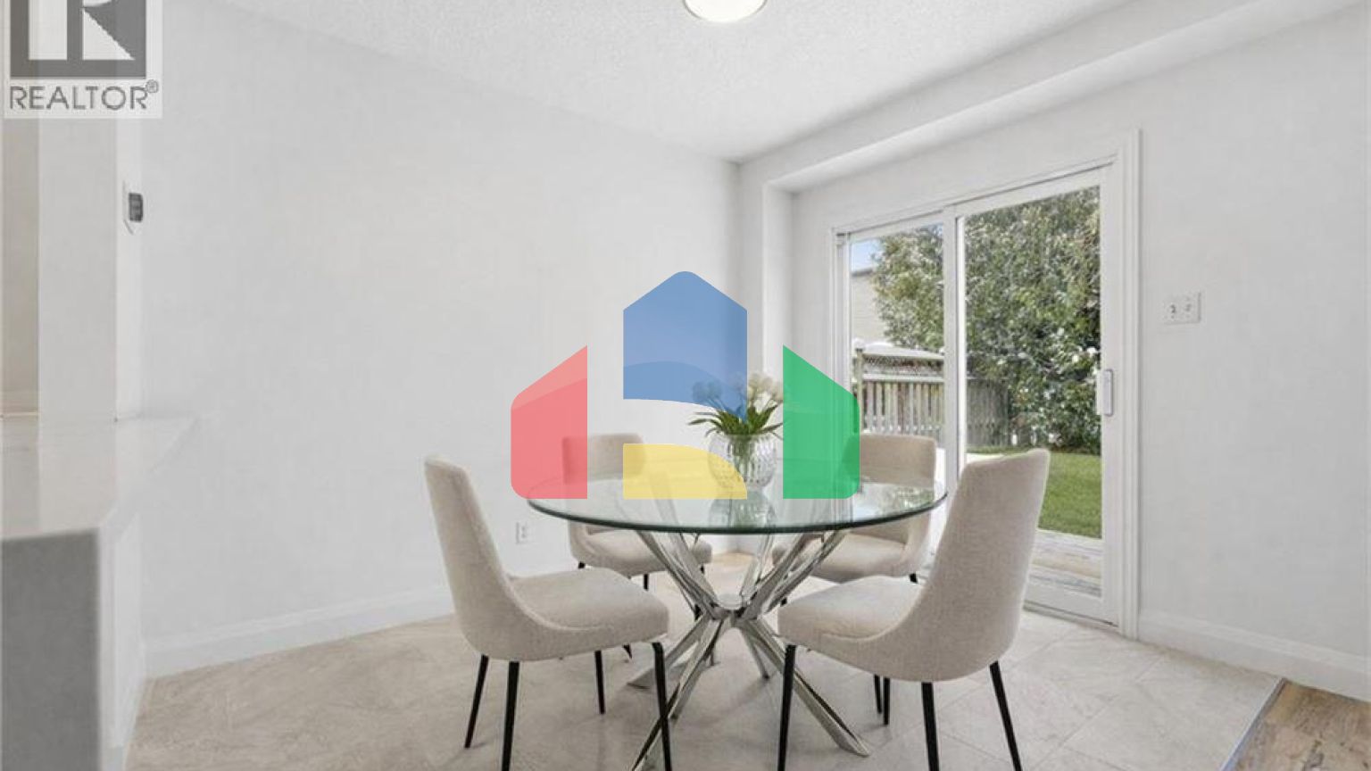 Residential - Single Family Home - Kitchener, Canada - Canada