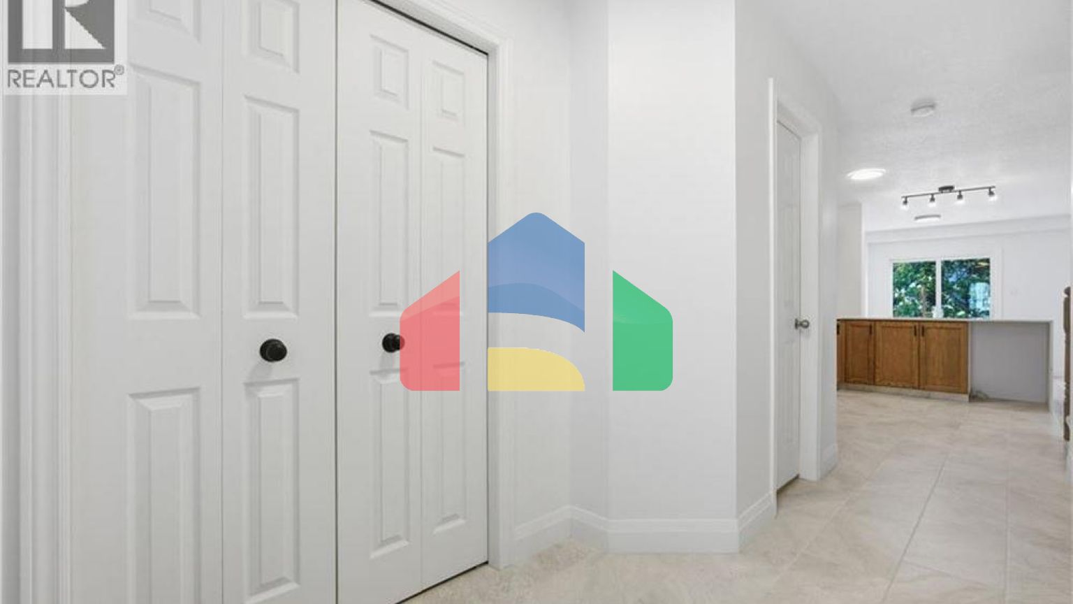 Residential - Single Family Home - Kitchener, Canada - Canada