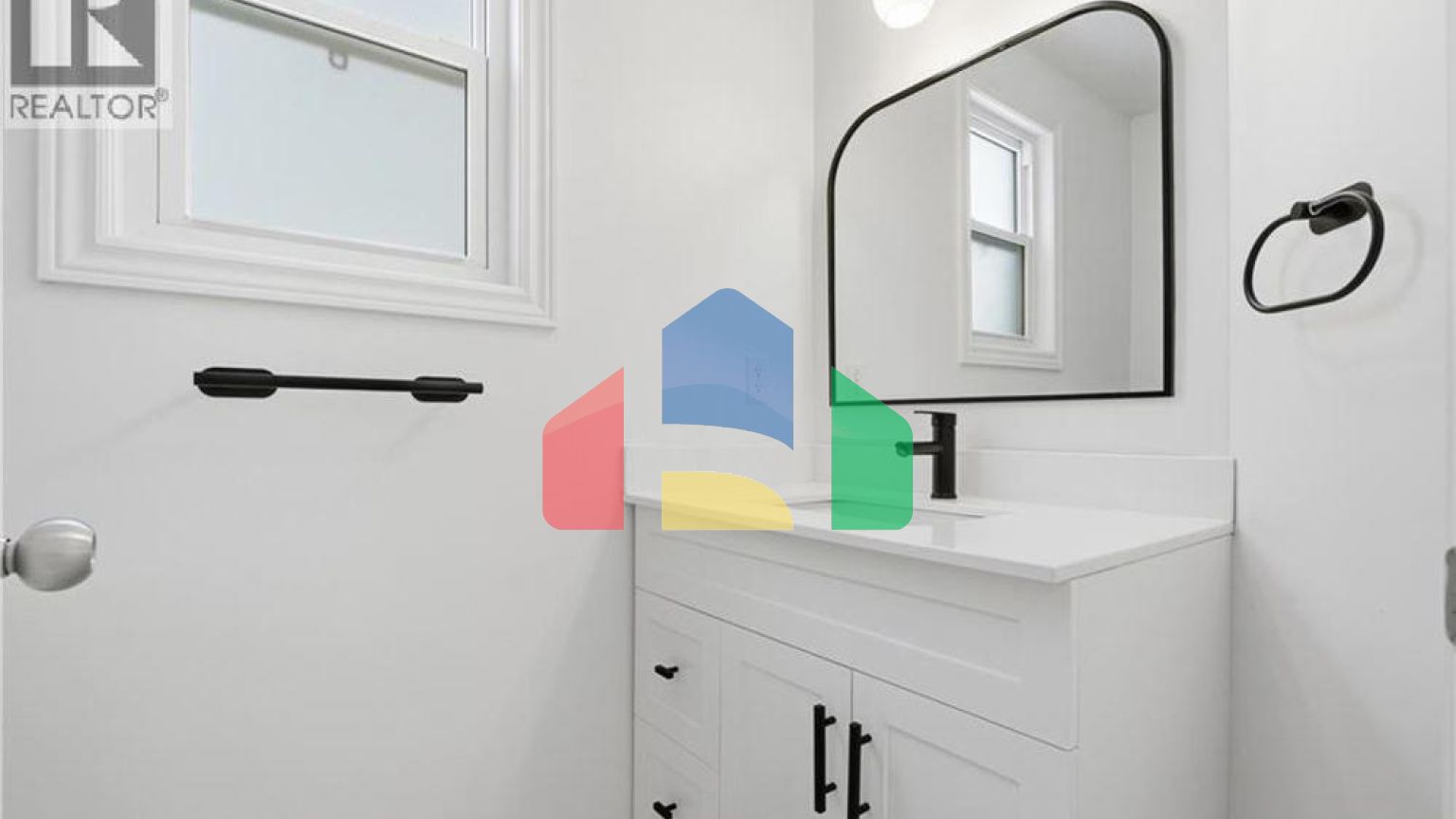 Residential - Single Family Home - Kitchener, Canada - Canada