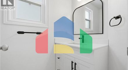 Residential - Single Family Home - Kitchener, Canada - Canada