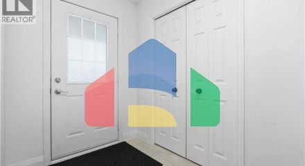 Residential - Single Family Home - Kitchener, Canada - Canada