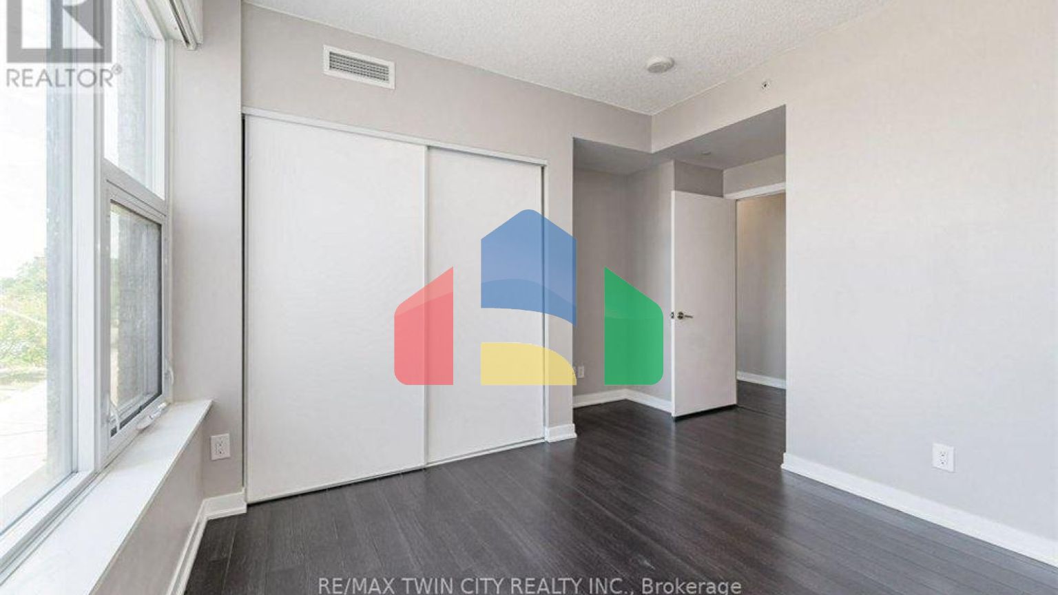 Residential - Condo/Apartment - Kitchener, Canada - Canada