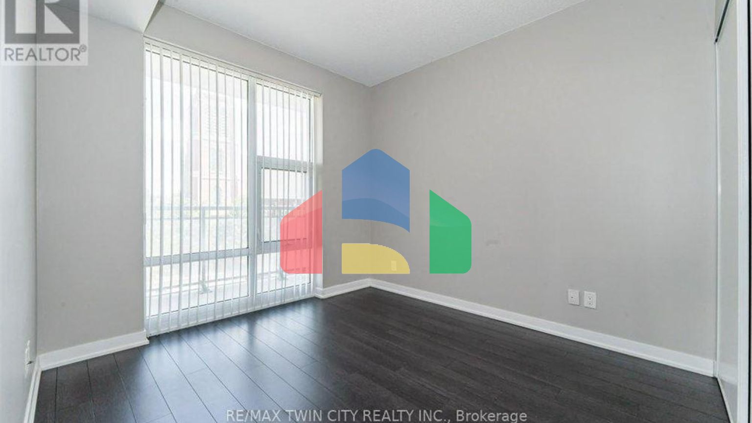 Residential - Condo/Apartment - Kitchener, Canada - Canada