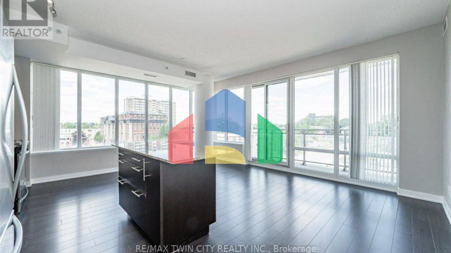 Residential - Condo/Apartment - Kitchener, Canada - Canada