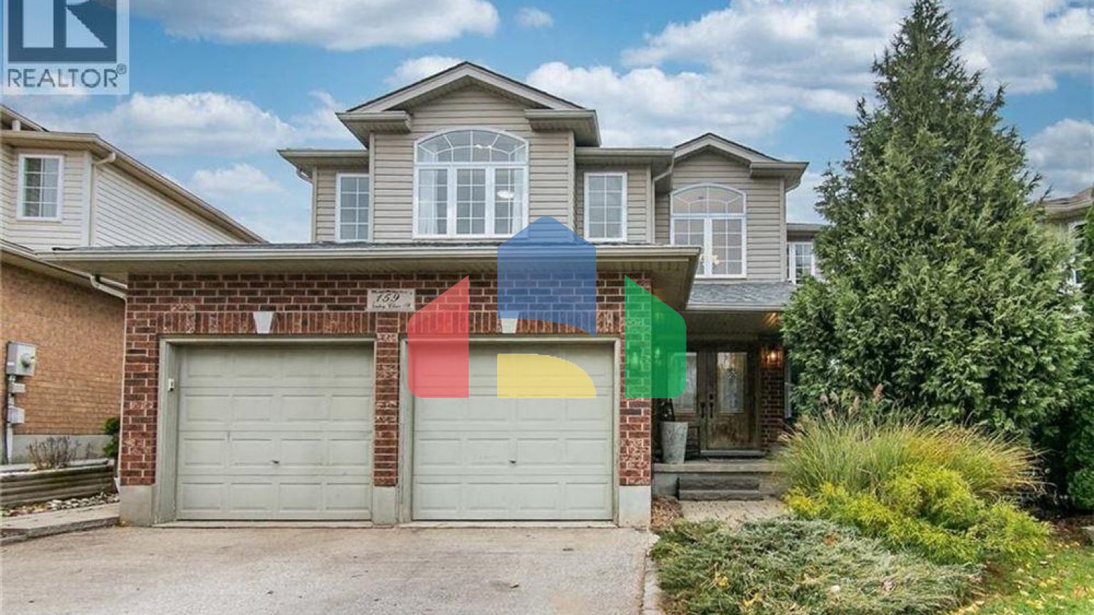 Residential - Single Family Home - Kitchener, Canada - Canada