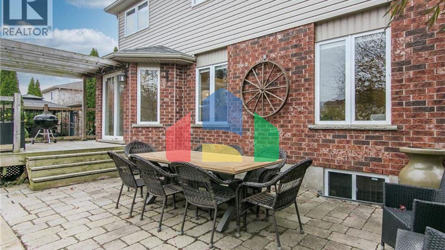 Residential - Single Family Home - Kitchener, Canada - Canada