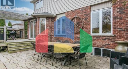 Residential - Single Family Home - Kitchener, Canada - Canada