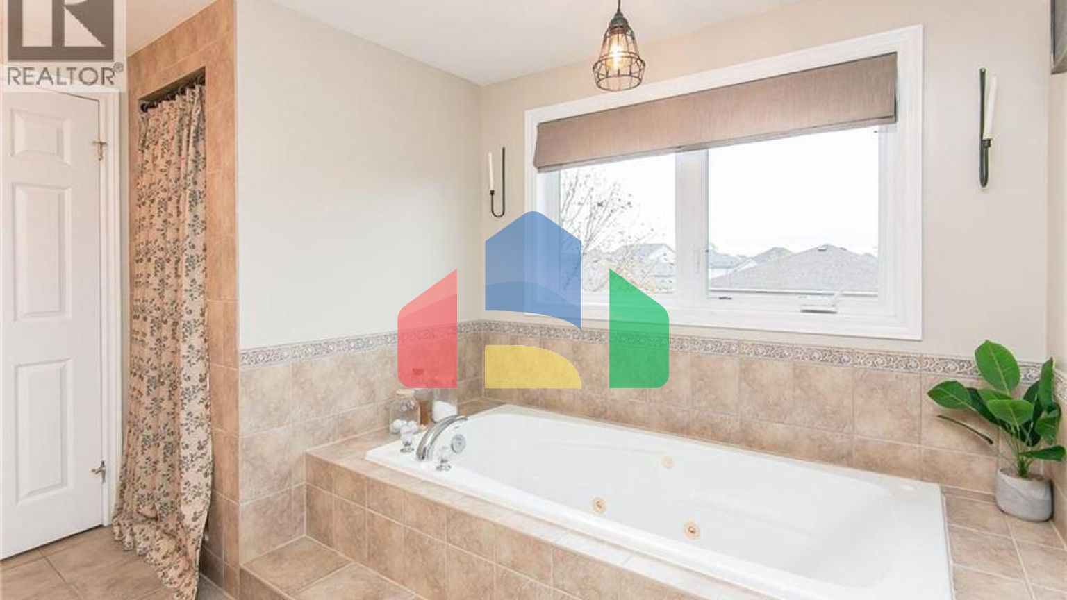 Residential - Single Family Home - Kitchener, Canada - Canada