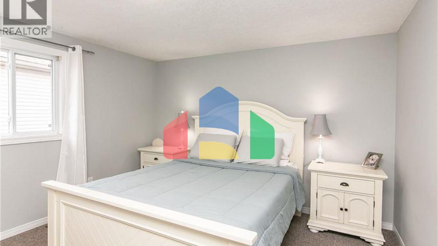 Residential - Single Family Home - Kitchener, Canada - Canada