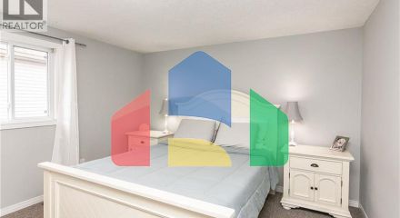 Residential - Single Family Home - Kitchener, Canada - Canada