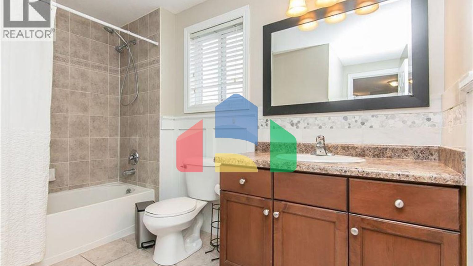 Residential - Single Family Home - Kitchener, Canada - Canada