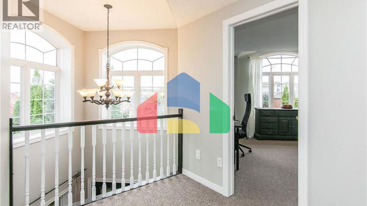 Residential - Single Family Home - Kitchener, Canada - Canada