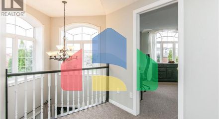 Residential - Single Family Home - Kitchener, Canada - Canada