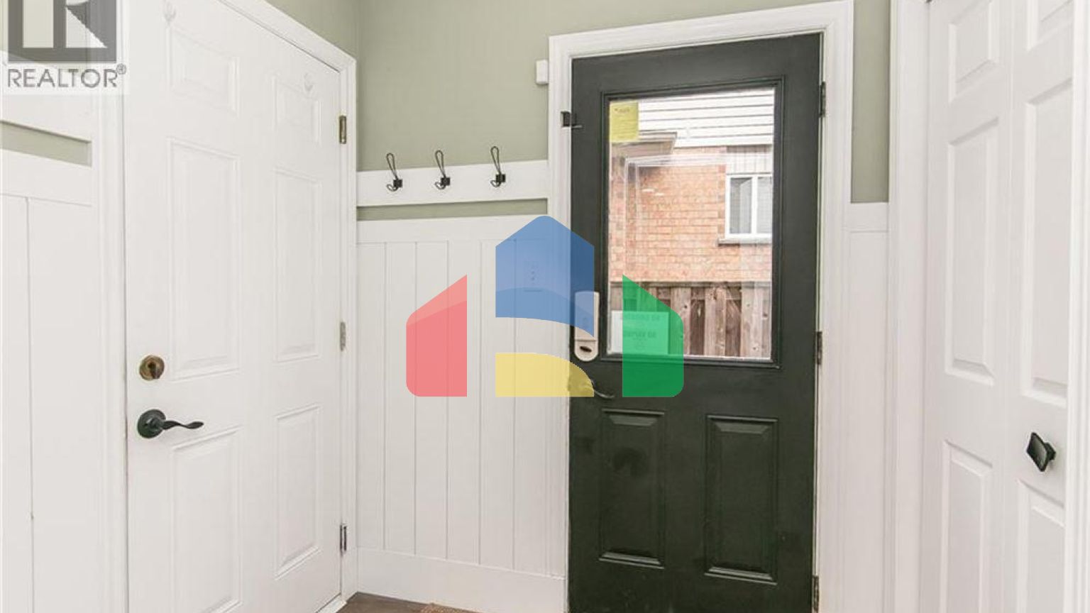 Residential - Single Family Home - Kitchener, Canada - Canada