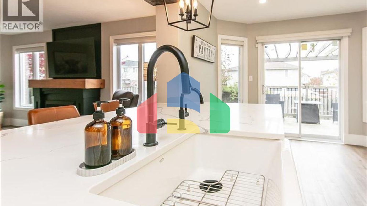 Residential - Single Family Home - Kitchener, Canada - Canada