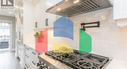 Residential - Single Family Home - Kitchener, Canada - Canada