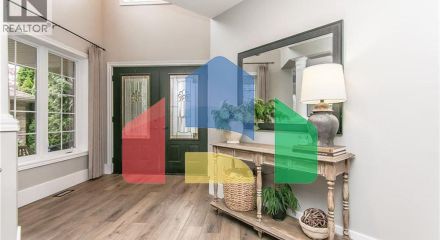 Residential - Single Family Home - Kitchener, Canada - Canada