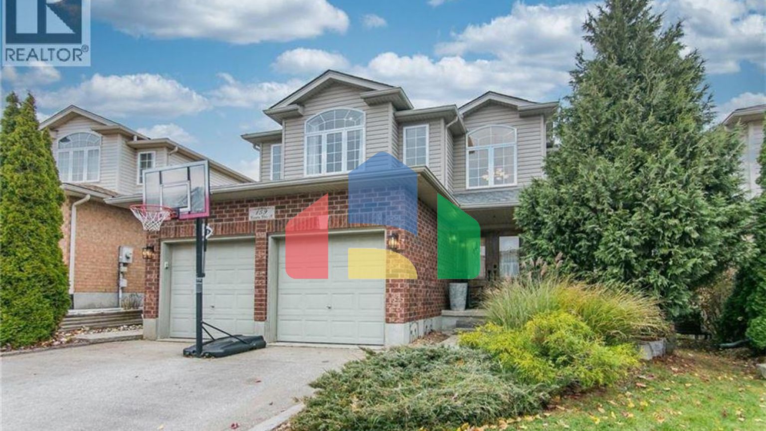 Residential - Single Family Home - Kitchener, Canada - Canada