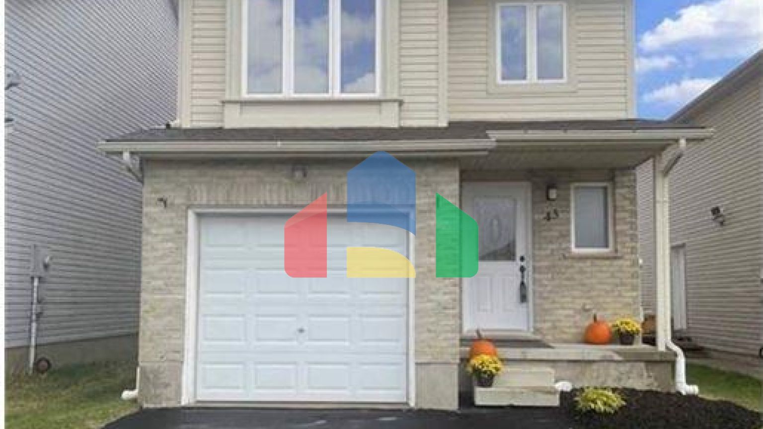 Residential - Single Family Home - Kitchener, Canada - Canada
