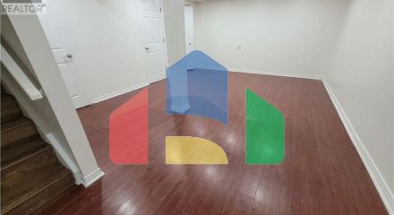 Residential - Single Family Home - Kitchener, Canada - Canada