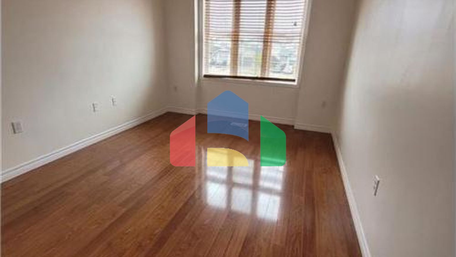 Residential - Single Family Home - Kitchener, Canada - Canada