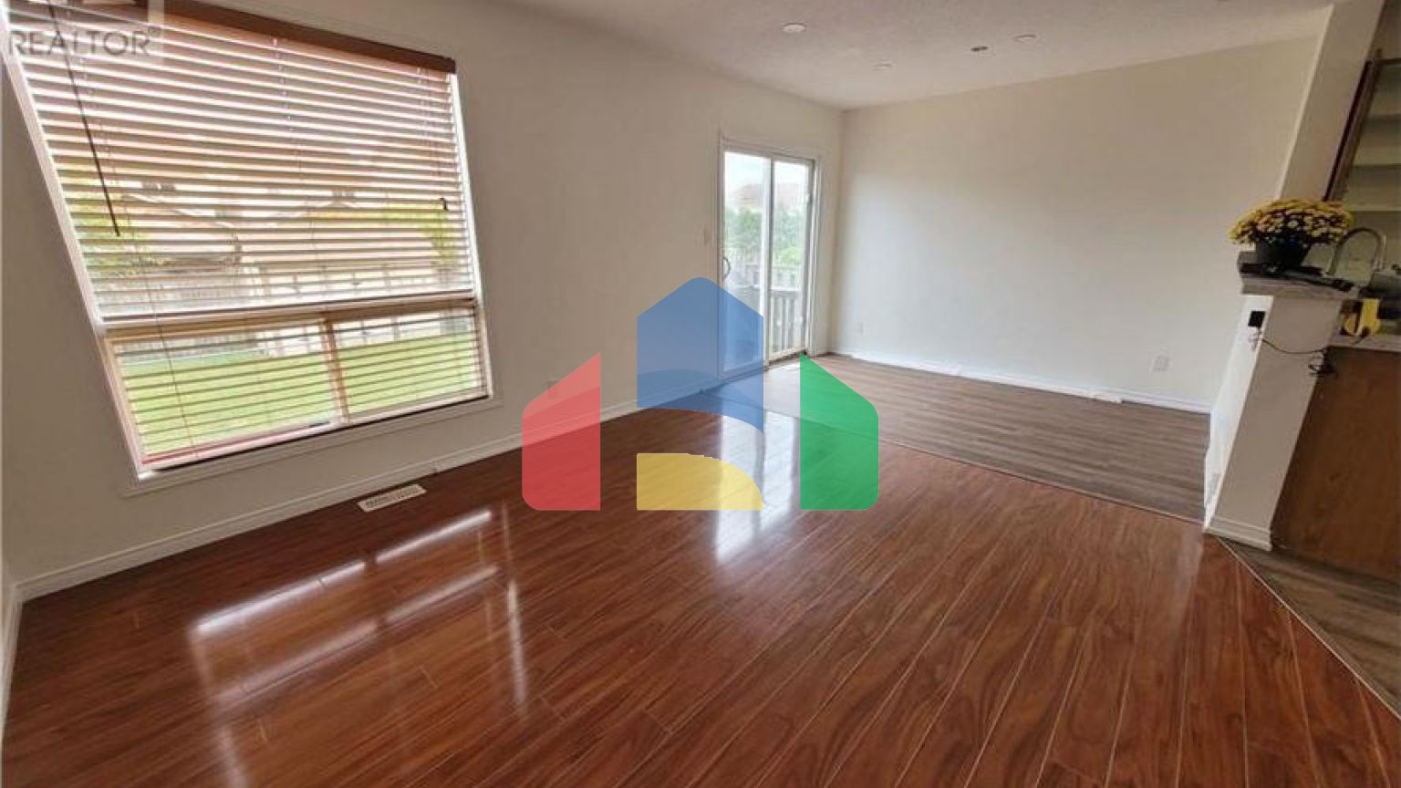 Residential - Single Family Home - Kitchener, Canada - Canada