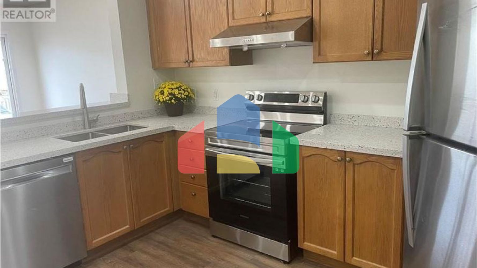 Residential - Single Family Home - Kitchener, Canada - Canada