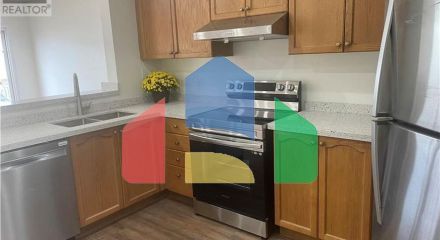 Residential - Single Family Home - Kitchener, Canada - Canada