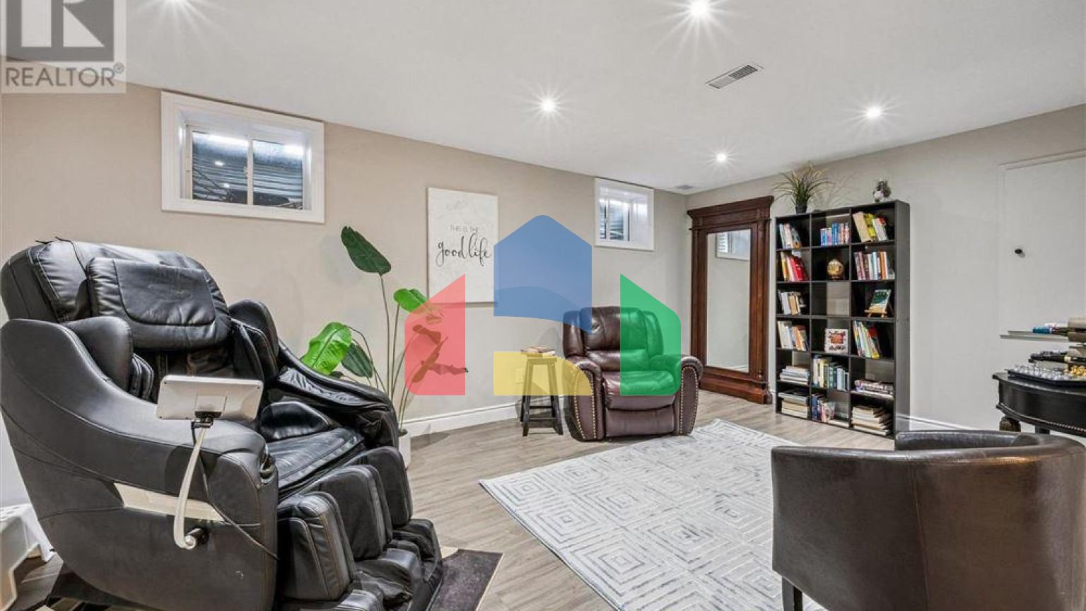 Residential - Single Family Home - Kitchener, Canada - Canada