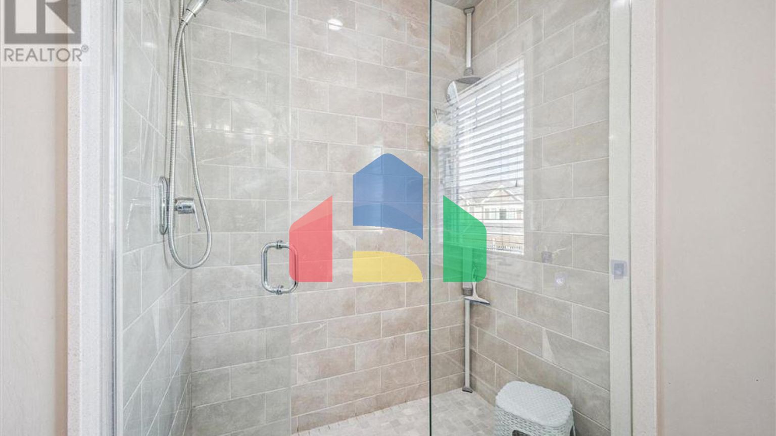 Residential - Single Family Home - Kitchener, Canada - Canada