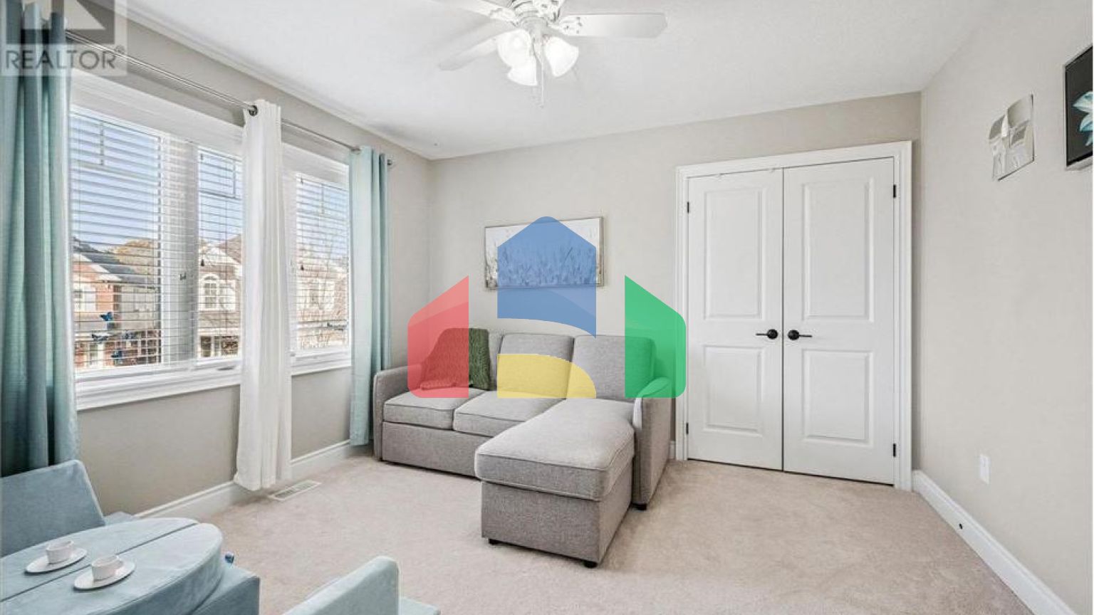 Residential - Single Family Home - Kitchener, Canada - Canada