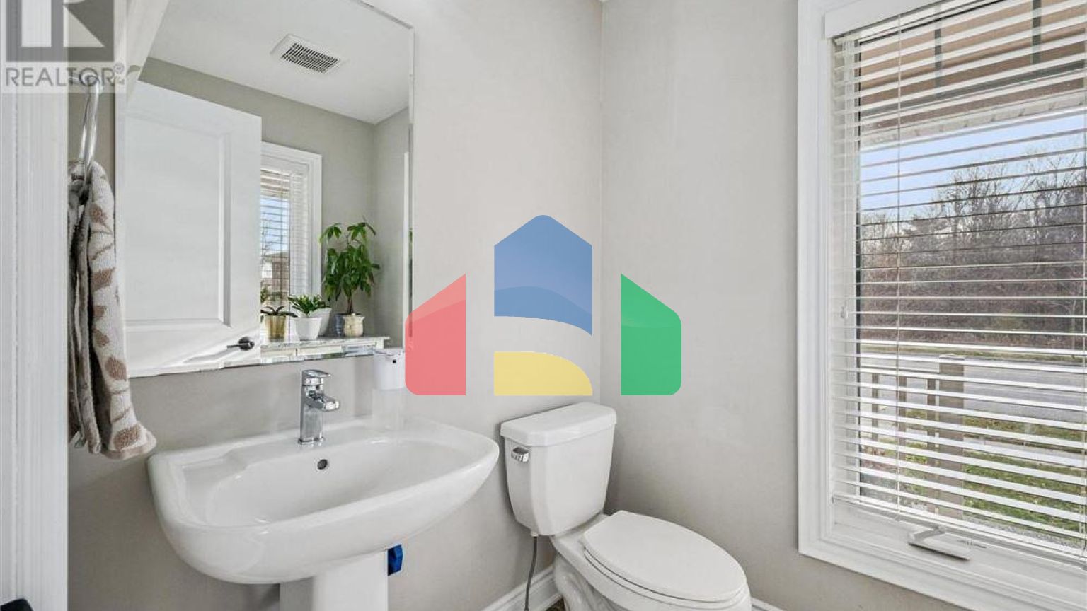 Residential - Single Family Home - Kitchener, Canada - Canada