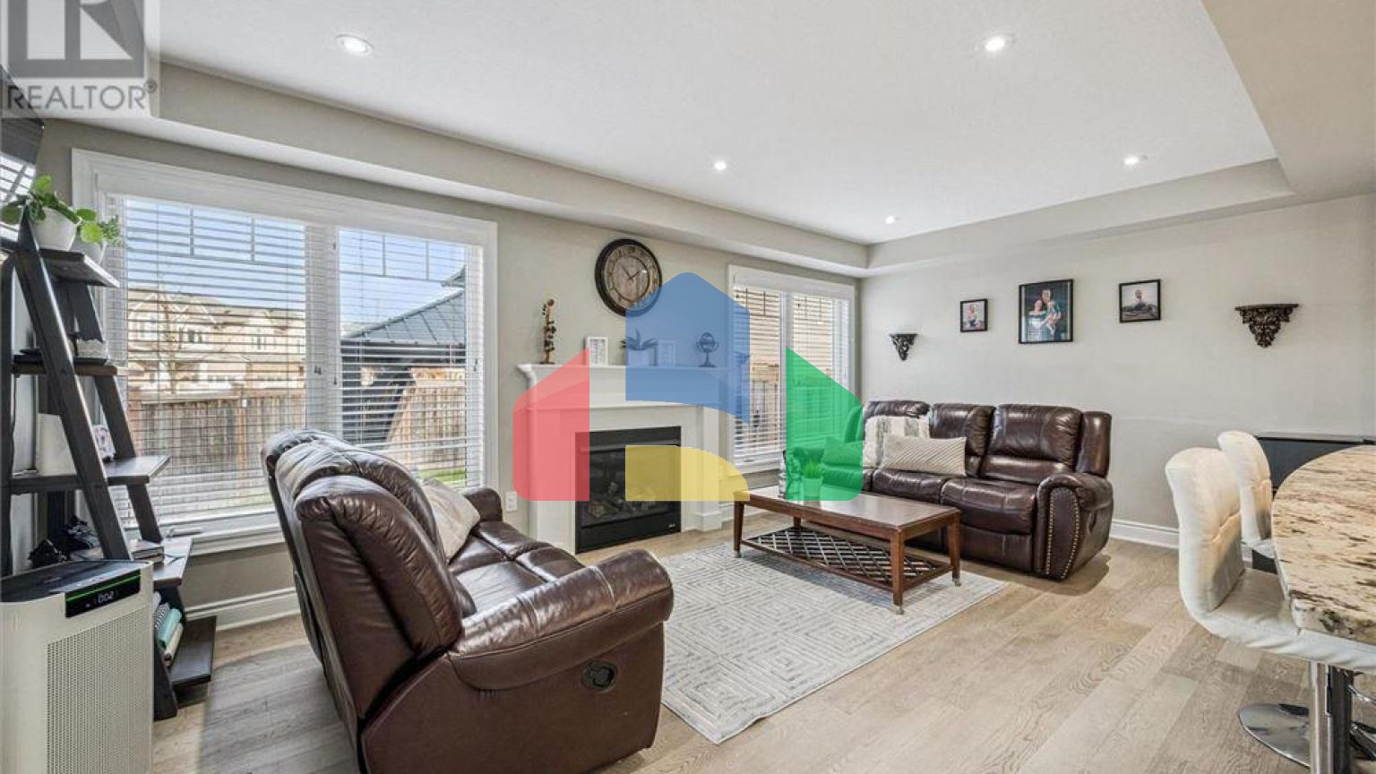 Residential - Single Family Home - Kitchener, Canada - Canada