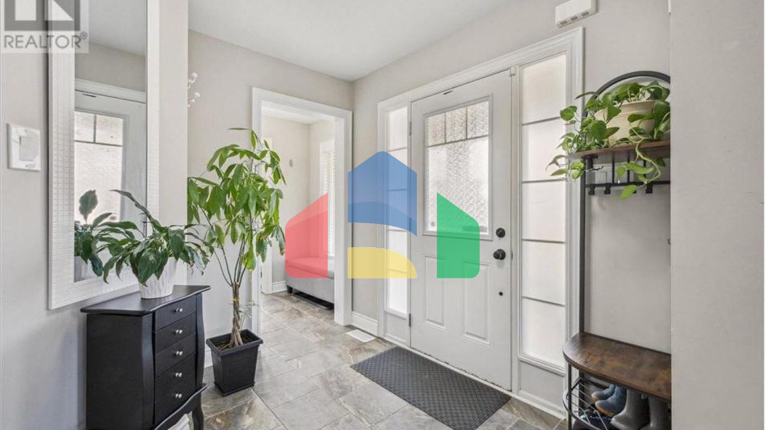 Residential - Single Family Home - Kitchener, Canada - Canada