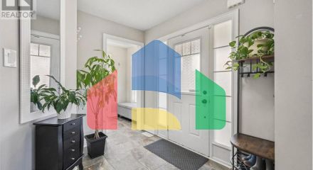 Residential - Single Family Home - Kitchener, Canada - Canada