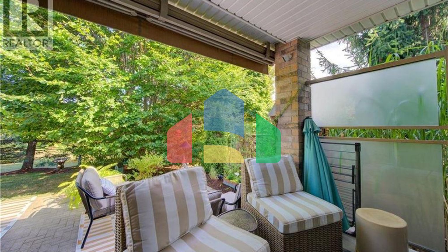 Residential - Single Family Home - Kitchener, Canada - Canada