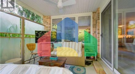 Residential - Single Family Home - Kitchener, Canada - Canada