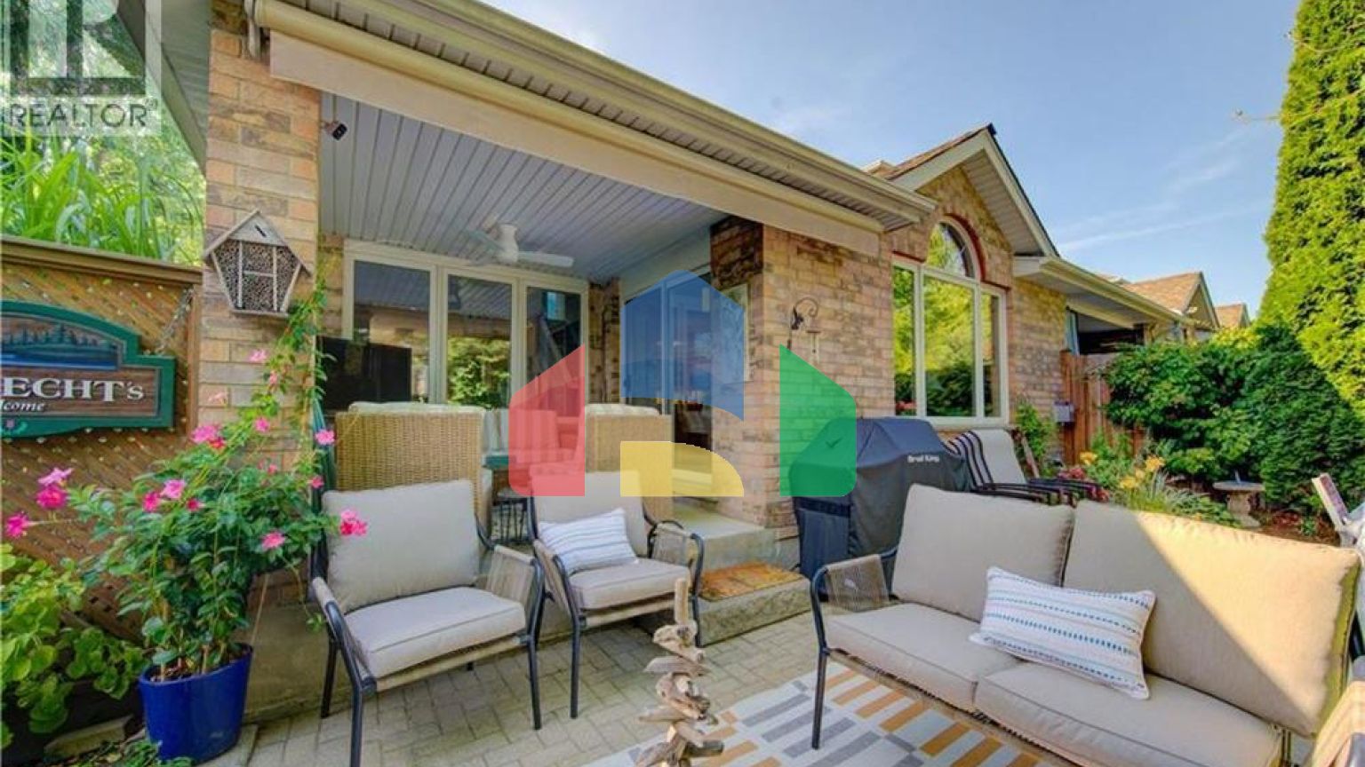 Residential - Single Family Home - Kitchener, Canada - Canada