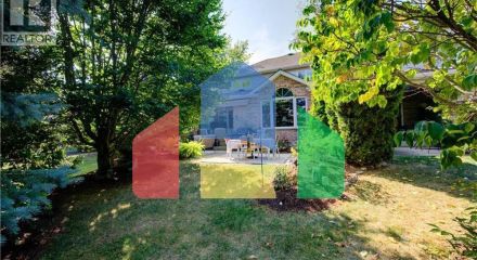 Residential - Single Family Home - Kitchener, Canada - Canada