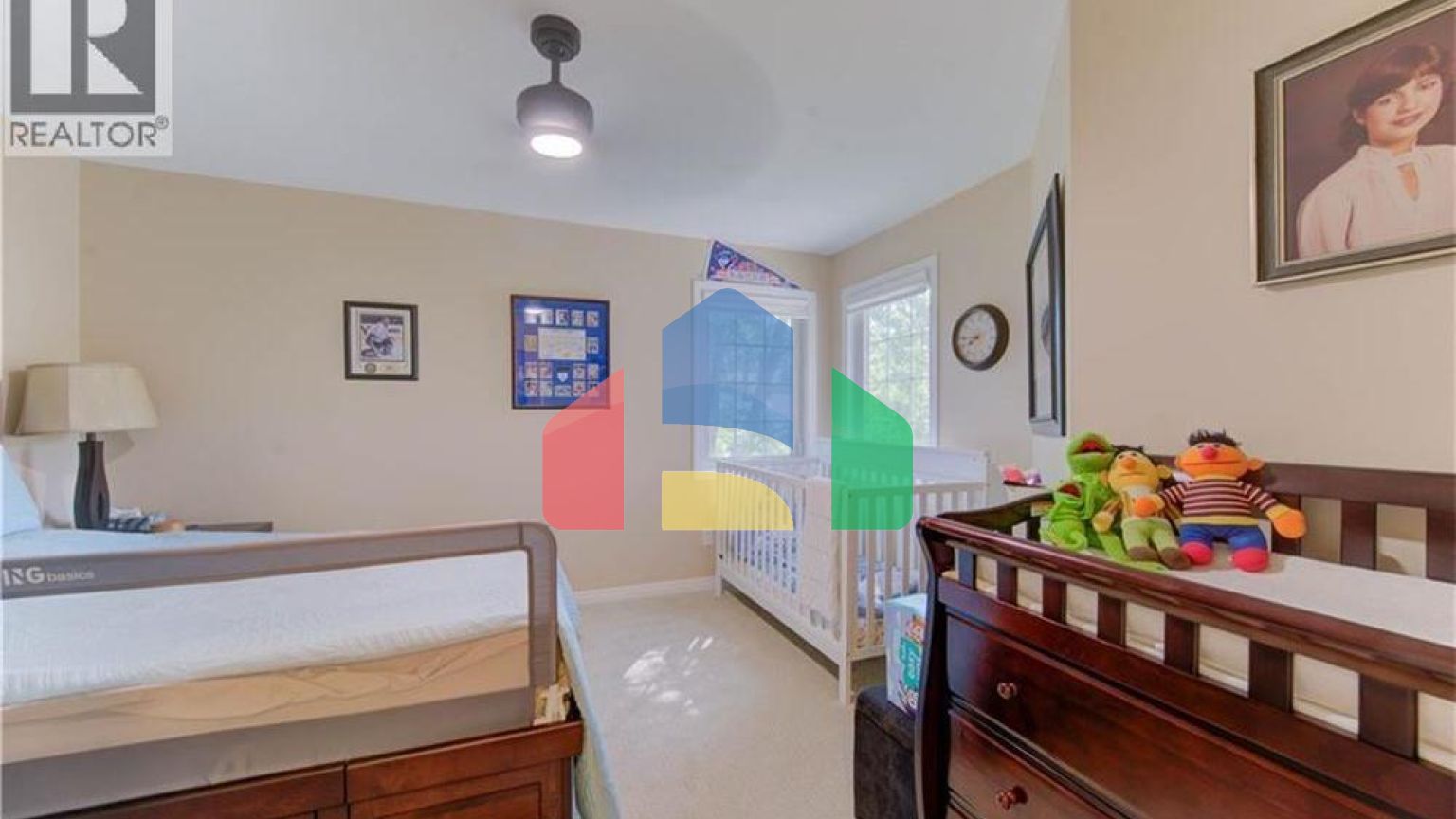 Residential - Single Family Home - Kitchener, Canada - Canada