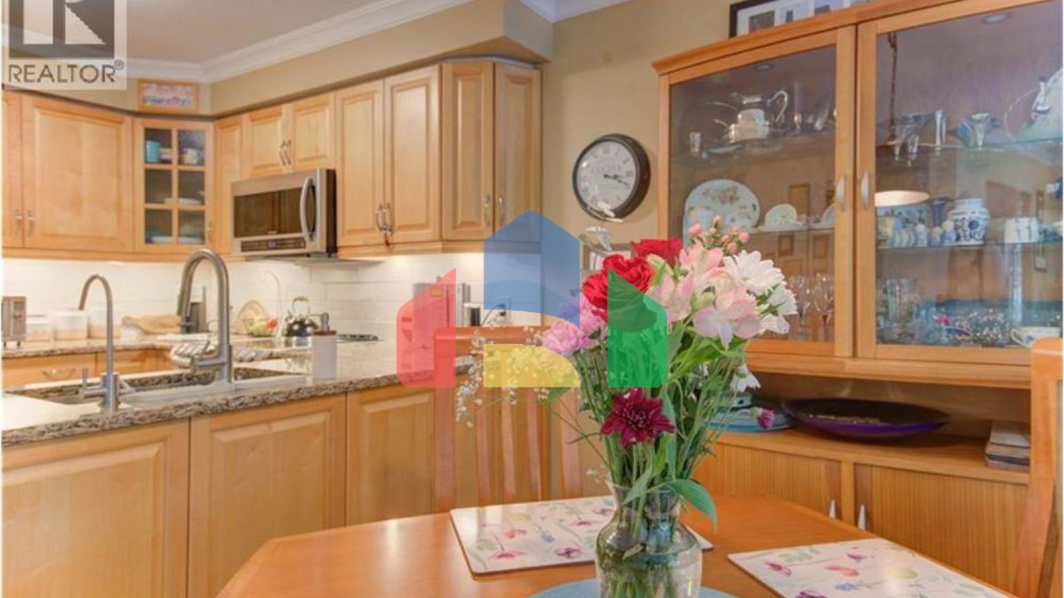 Residential - Single Family Home - Kitchener, Canada - Canada