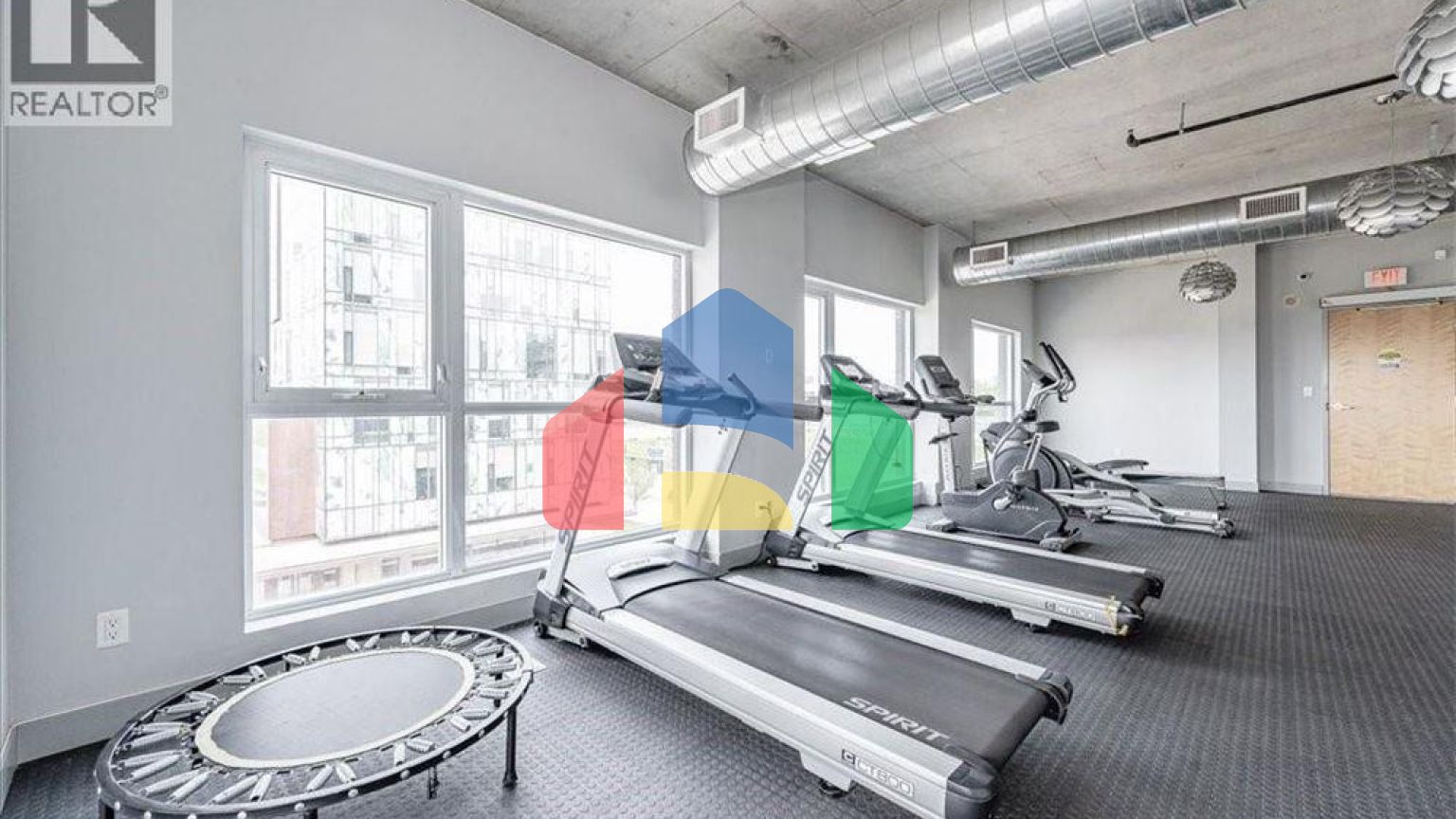 Residential - Single Family Home - Kitchener, Canada - Canada