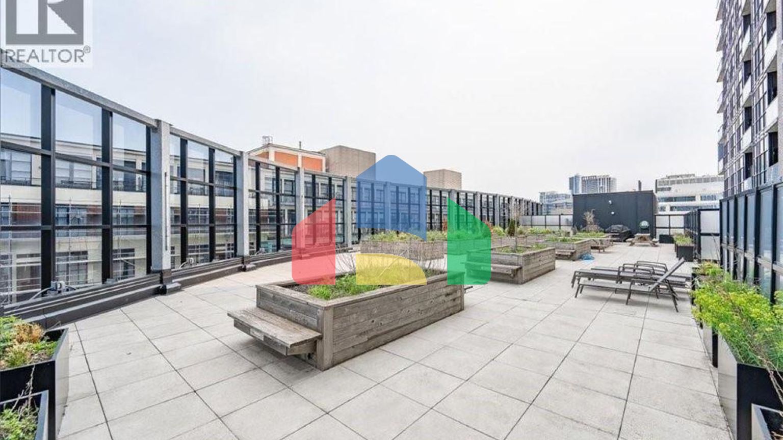 Residential - Single Family Home - Kitchener, Canada - Canada