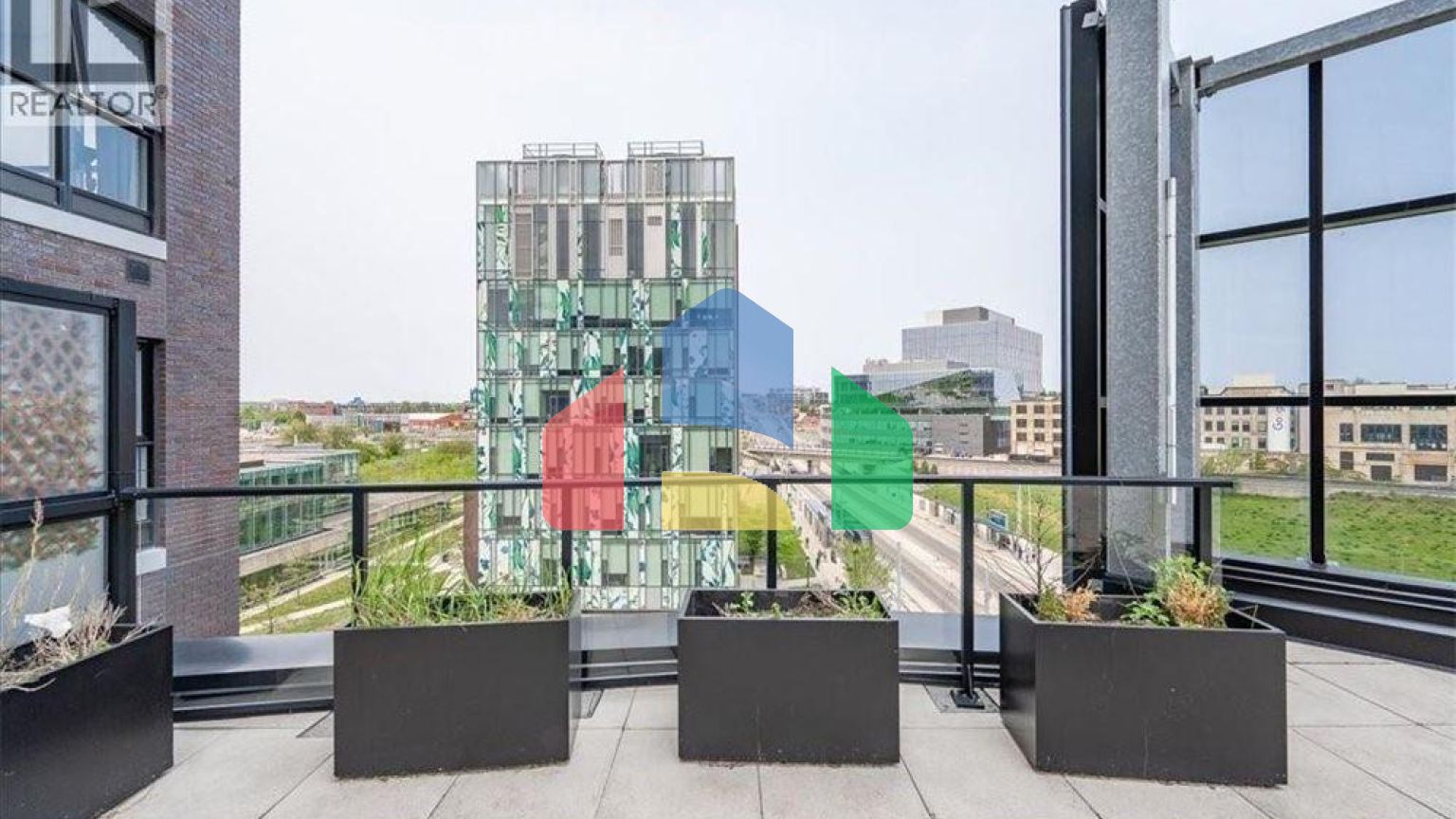 Residential - Single Family Home - Kitchener, Canada - Canada