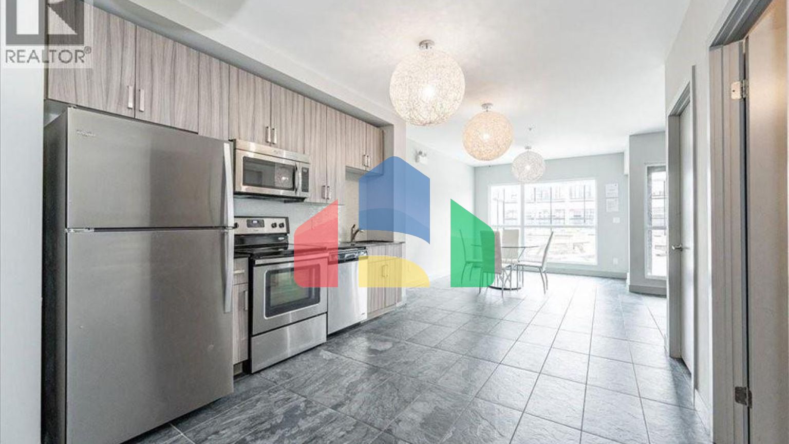 Residential - Single Family Home - Kitchener, Canada - Canada