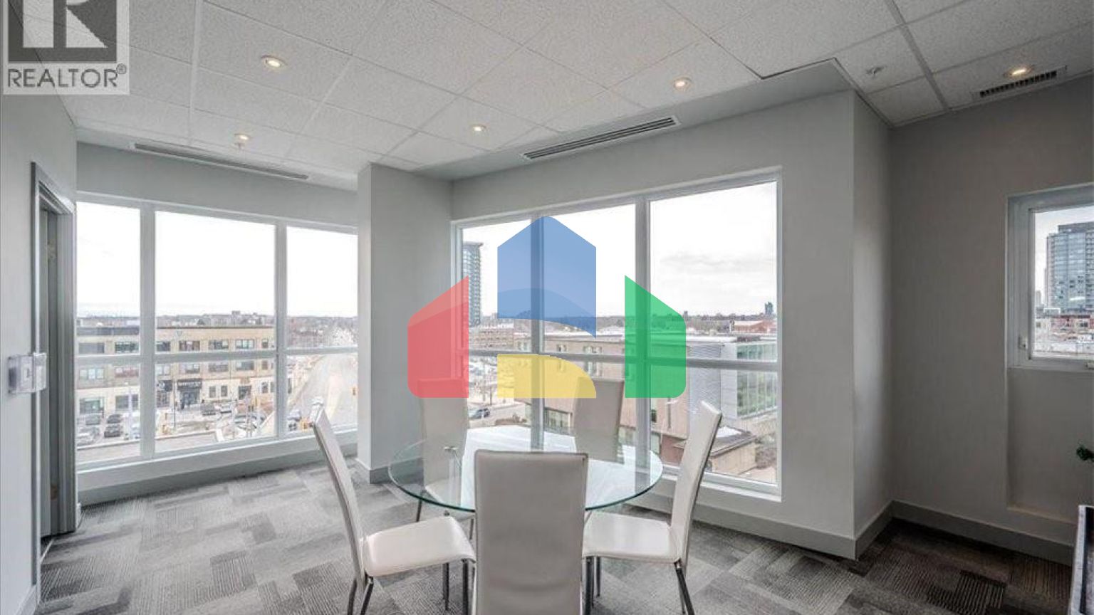 Residential - Single Family Home - Kitchener, Canada - Canada