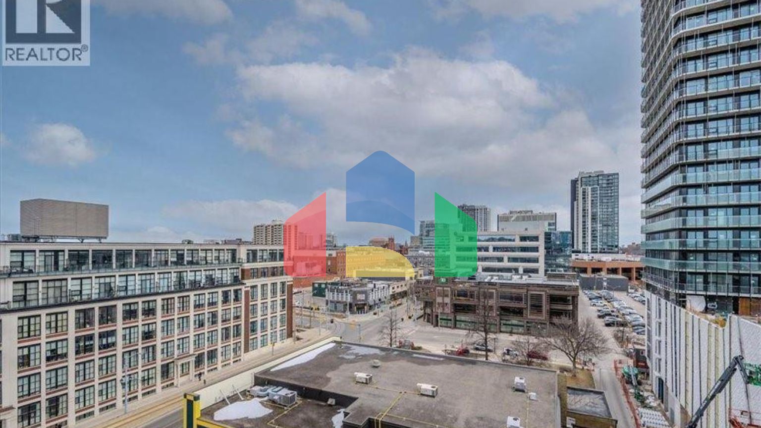 Residential - Single Family Home - Kitchener, Canada - Canada