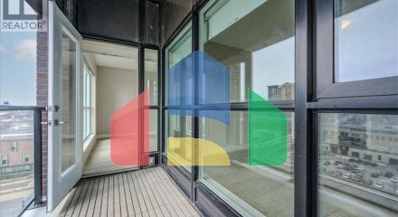 Residential - Single Family Home - Kitchener, Canada - Canada